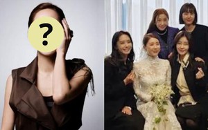 Bị cả nhóm bỏ rơi ở đám cưới, nữ idol đăng ảnh ám chỉ bị các thành viên girlgroup huyền thoại bắt nạt