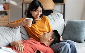 Mất việc, cặp vợ chồng quyết định nghỉ hưu ở tuổi 30 và không sinh con để bớt áp lực: Chỉ ăn và chơi, sống mặc kệ đời liệu niềm vui tự do có kéo dài được mãi?