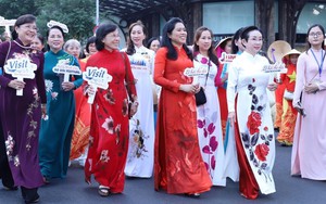 Chào tuần mới: Giữ mãi sự 'duyên dáng áo dài'