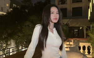 Người yêu Đoàn Văn Hậu giản dị tới trường