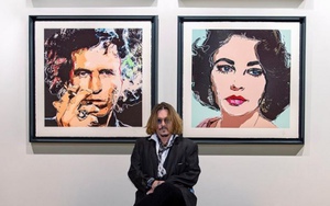 Chỉ trong vài ngày, Johnny Depp kiếm bộn tiền với nghề tay trái 