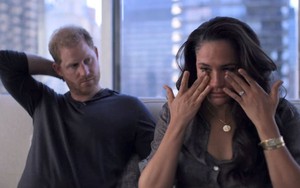 Vừa bị đuổi khỏi dinh thự và truyền thông chế giễu, vợ chồng Harry - Meghan lại sắp bị réo tên trong tập phim về Lễ đăng quang của vua Charles?