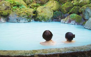 Nhà khách Nhật Bản thay nước bồn tắm spa hai lần một năm thay vì mỗi tuần một lần