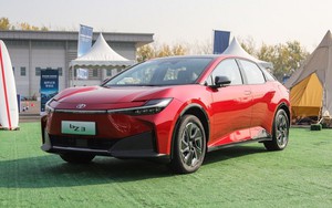 Chiếc xe 'nửa Toyota' sắp tới tay người dùng: Đi 600km một lần sạc, to như Camry mà giá ngang Vios