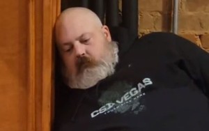 Quay video giả chết suốt 321 ngày, người đàn ông được hiện thực hóa ước mơ cả đời