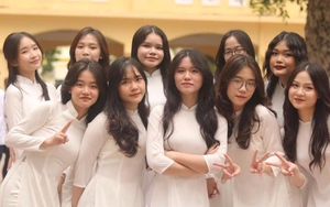 Nữ sinh Phan Đình Phùng "xinh xỉu" trong tà áo dài mừng 8/3: Không hổ danh là trường nhiều nam thanh nữ tú nhất Hà Nội!