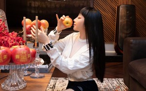 Hot mom 7 con sở hữu nhan sắc bị thời gian lãng quên, sinh nở liên tiếp mà thân hình vẫn nuột nà như gái đôi mươi