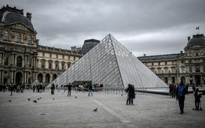 Bảo tàng Louvre - viên kim cương giữa lòng nước Pháp