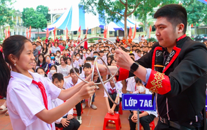 Ảo thuật gia Tô Đức hé lộ sự cố chim bồ câu bị ngạt, khiến trẻ em trong khán phòng bật khóc