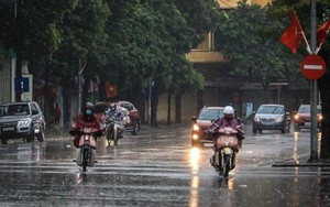 Thời tiết hôm nay: Bắc Bộ mưa nhỏ, nồm ẩm
