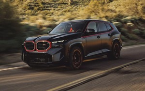 BMW vừa ra mắt mẫu xe lạ đời: Mạnh nhất nhưng không nhanh nhất, không phải xe điện nhưng đi được vài chục km không tốn giọt xăng nào