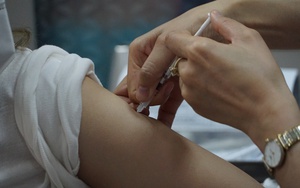 Số ca mắc COVID-19 tăng: Việc tiêm mũi vắc xin tăng cường có quan trọng?