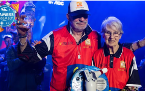 Cặp game thủ bá đạo, tổng tuổi đời lên tới hơn 180, vẫn vô địch giải đấu thể thao điện tử