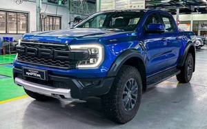 Ford Ranger Raptor 2023 hot đến nỗi dân tình ở đây xếp hàng chờ tới 2,5 năm, một người đàn ông gọi 40 cuộc đến các đại lý quyết mua xe bằng được và đã may mắn