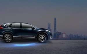 Loạt ô tô giảm giá cả trăm triệu vẫn ế ẩm, dài cổ ngóng khách mua