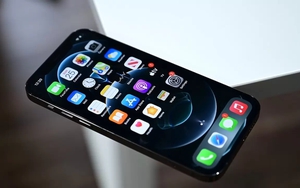 iPhone bất ngờ xuất hiện thông báo lạ liên tục, nhiều người hoang mang