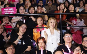 Mỹ Tâm dành toàn bộ lợi nhuận thu được từ 'Người giữ thời gian' để giúp đỡ trẻ em nghèo hiếu học