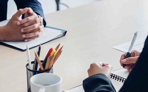 Nhà tuyển dụng: ‘Nếu hỏi sếp cũ về bạn, họ sẽ nhận xét thế nào?’ - Chàng trai có hành động khó lường trong 10 giây, lập tức được tuyển thẳng 