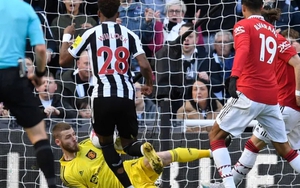 De Gea cứu thua 2 lần liên tiếp, fan MU nín thở lo cho hàng thủ