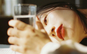 Uống nước thế này sẽ hại thận, biết sớm cũng chưa muộn