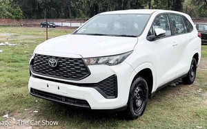 Toyota Innova 2023 taxi giá quy đổi 530 triệu: Giới hạn tốc độ 80 km/h, chạy dịch vụ nhưng không có điều hòa sau và màn hình giải trí
