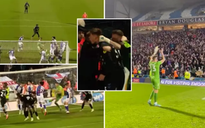 Độc lạ bóng đá Anh: Thủ môn ghi bàn bằng... tay, giúp đội nhà có cơ hội thăng hạng