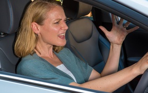 Khảo sát toàn cầu tiết lộ cảm xúc của tài xế nữ: Nhiều người không thích 'nửa kia' ngồi cạnh!