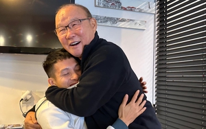 HLV Park Hang-seo mừng ra mặt, ôm thắm thiết khi trò cũ sang Hàn Quốc thăm