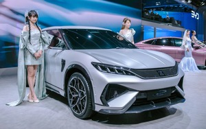 Hãng xe sắp xây nhà máy tại Việt Nam ra mắt ô tô điện mới: Đầu Kia EV6, đuôi Porsche Cayenne, cùng cỡ VinFast VF 8