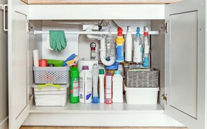 Những ý tưởng lưu trữ bên dưới bồn rửa bát khiến bạn tiếc nuối vì không biết sớm hơn