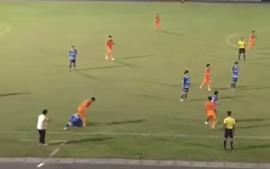 Tuyển thủ U20 Việt Nam tấn công đối thủ ở VCK U19 quốc gia, cảnh sát cơ động phải vào cuộc