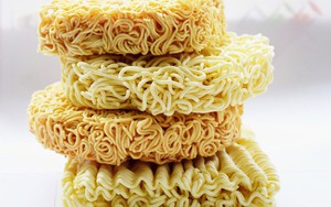 Thực hư tin đồn 'ăn một gói mì ăn liền, gan mất 30 ngày thải độc'