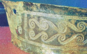 Đêm đêm rì rầm trong tiếng đất: Mũ thầy cúng hay những 'vương miện' từ thời dựng nước