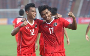 "Trưởng bảng" thắng đậm phút chót, tặng thầy trò HLV Troussier bài học quý giá