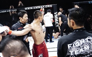 Johnny Trí Nguyễn tiết lộ cách khiến Lý Tiểu Long dễ dàng 'sập bẫy' của trò cưng Trần Quang Lộc