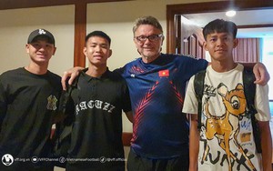 Bóng đá SEA Games ngày 30/4: HLV Troussier tiễn chân 3 học trò U22 Việt Nam về nước