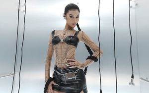 Á hậu Kiều Loan hóa “người ngoài hành tinh” trong váy áo xẻ bạo 