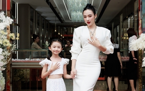 Angela Phương Trinh bất ngờ xuất hiện thanh lịch cùng con gái nuôi trong sự kiện