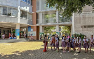 Cảnh giác với kẻ lạ mặt giả làm người thân đón học sinh