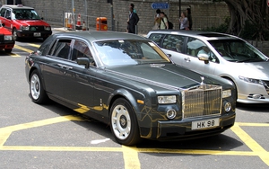 Đây là nơi có mật độ xe Rolls-Royce trên đầu người khủng nhất thế giới, nhan nhản như Vios ở Việt Nam