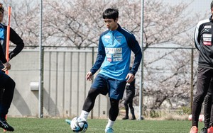 Yokohama FC thua đậm 0-5, Công Phượng chưa được chơi phút nào tại J-League