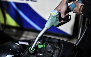 Tâm lý lo ngại về nguồn cung hỗ trợ giá dầu thế giới suốt tuần qua