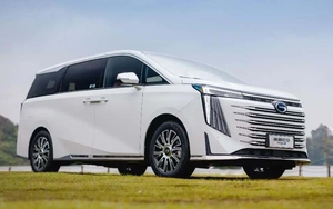 Hãng xe Trung Quốc ra mắt MPV đấu Alphard, khách Việt mua thì chạy từ Hà Nội vào Tây Nguyên vô tư với 1 bình xăng