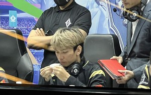 Tuyển thủ Saigon Phantom lộ hình ảnh mệt mỏi sau trận thua VGM, fan xót xa khi biết nguyên nhân  