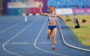 Nguyễn Thị Oanh sinh ra để chạy, từ đôi chân trần thi chạy tới giải cống hiến thể thao và giờ là 'siêu nhân' Đông Nam Á