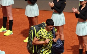 BTC Masters 1000 bị chỉ trích vì để các cô gái ball girl mặc áo crop top và váy ngắn ra sân