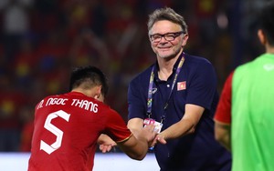 Nhìn U22 Việt Nam 'kém tiếng' hòa Thái Lan, mới thấy thương tiếng 'nổ' của bầu Đức