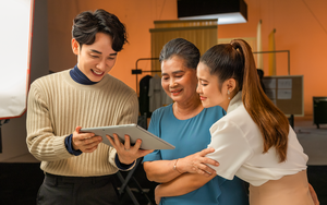 Trúc Nhân lấy nước mắt khán giả với MV 'Chạm gần thêm thương'