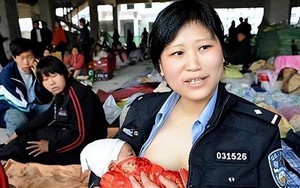 Nữ cảnh sát 'cứu sống' 9 đứa trẻ khát sữa trong trận động đất Tứ Xuyên năm 2008: Vừa được ca tụng vừa bị chỉ trích, 15 năm vẫn trọn lòng nghĩa hiệp
