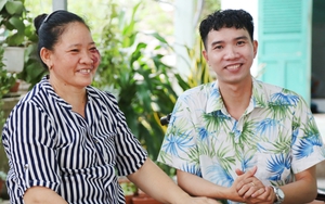 Chàng thạc sỹ mất đôi chân, từng trầm cảm đến mức tự tử: Mẹ đã kéo tôi ra khỏi quãng thời gian tăm tối nhất cuộc đời